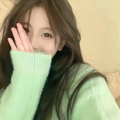 抽象画中的越南少女